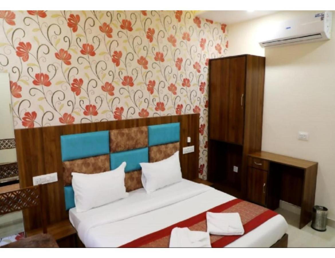 Hotel Royal Villa 2, Амритсар Екстериор снимка